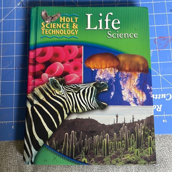 Holt Life Science book - Picture 1 of 1
